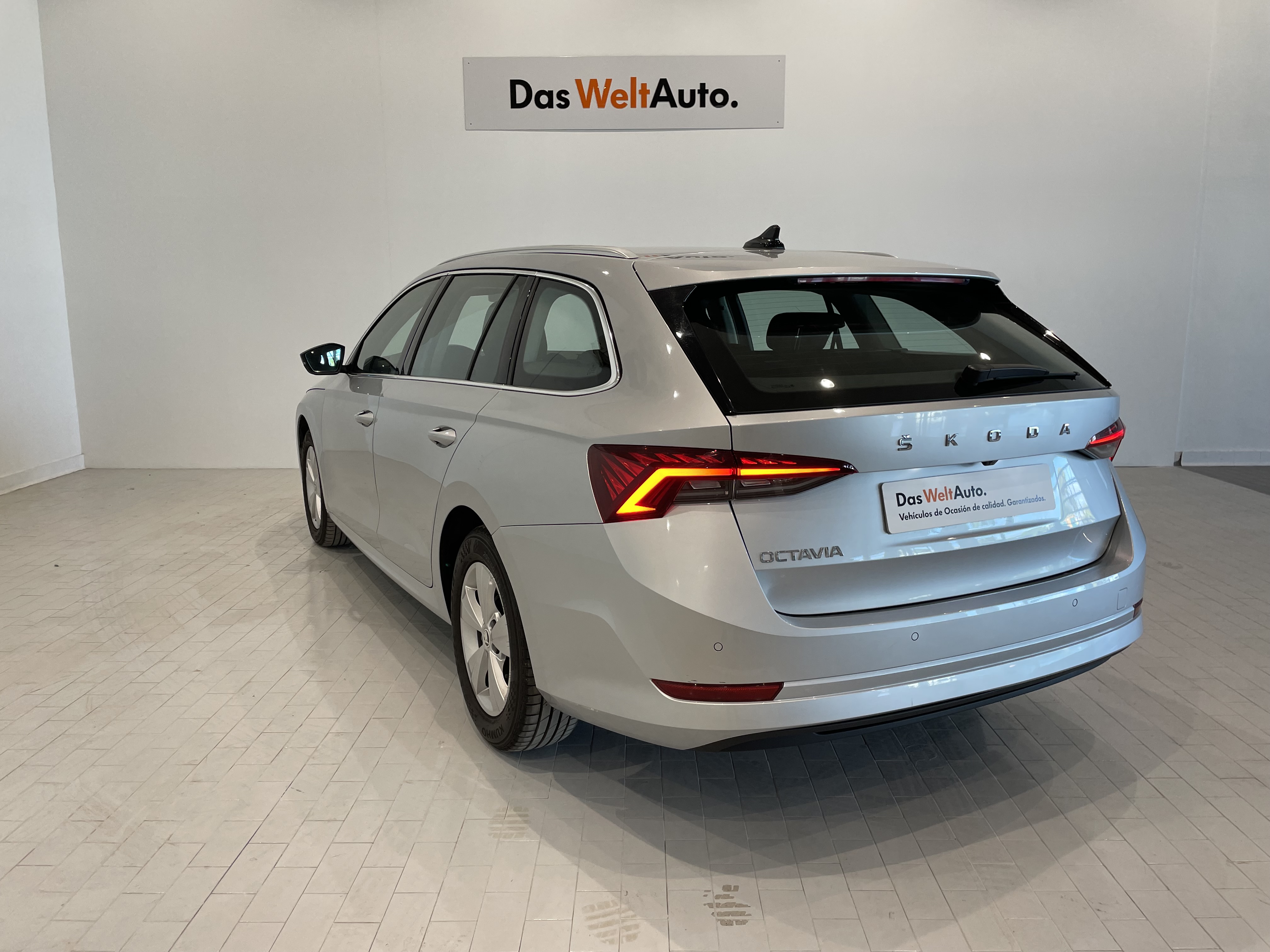 Das WeltAuto ŠKODA Octavia Combi 2.0 TDI Ambition DSG 110 kW (150 CV)