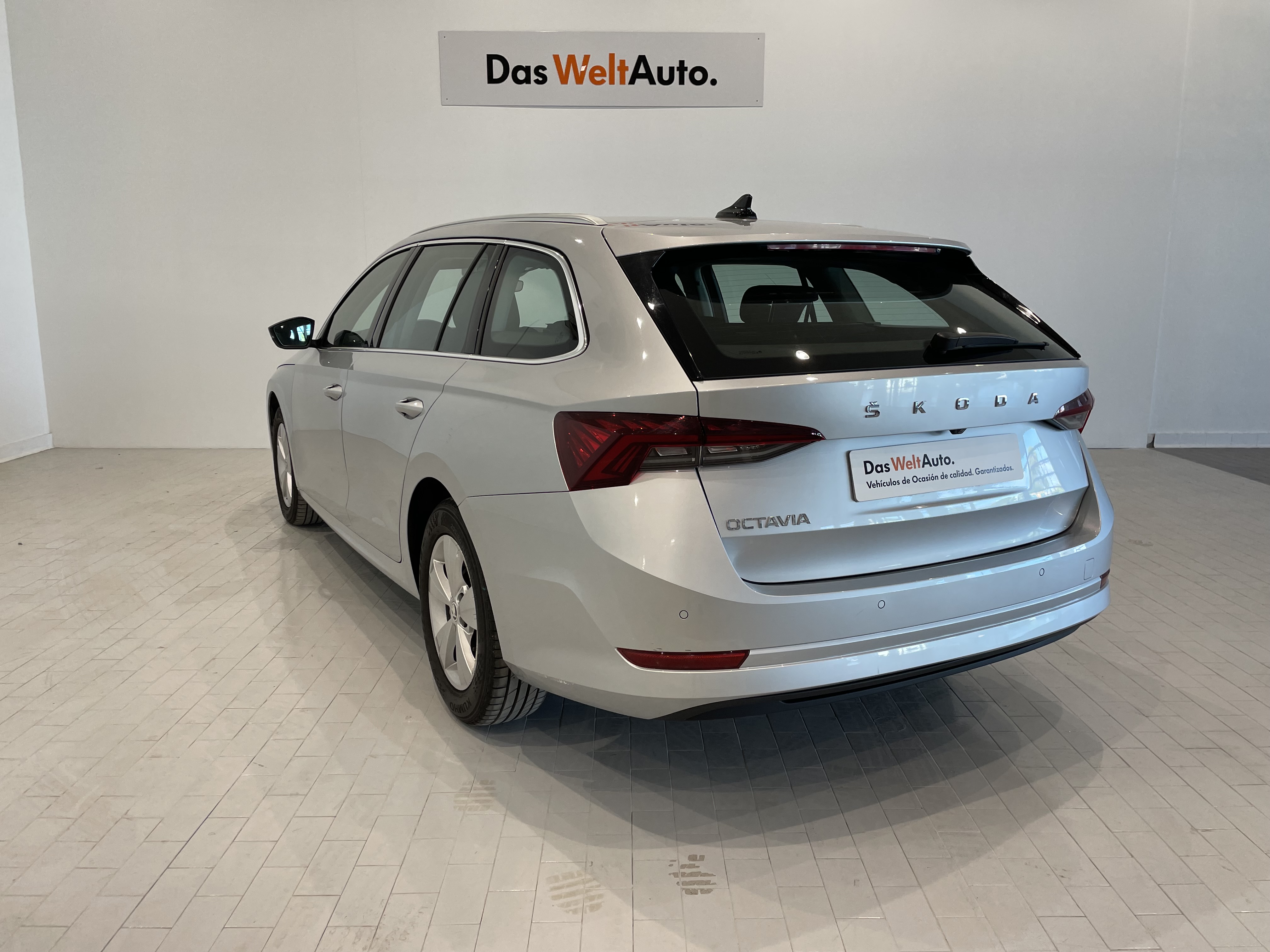 Das WeltAuto ŠKODA Octavia Combi 2.0 TDI Ambition DSG 110 kW (150 CV)